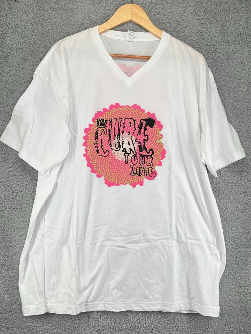 The Cure 2016 Tour T Shirt XXL White V Neck Concert Band Tee Unisex